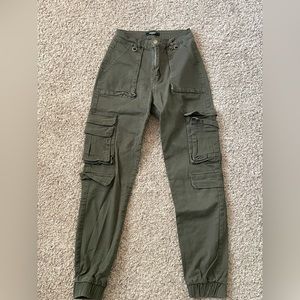 Green jogger cargo pants very cute and comfortable